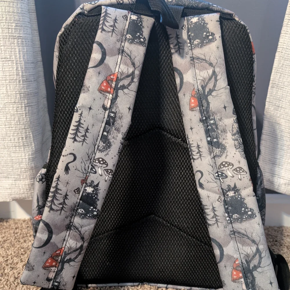 Guild of Calamity Gray Mushroom Print Backpack Like New - Picture 5 of 6
